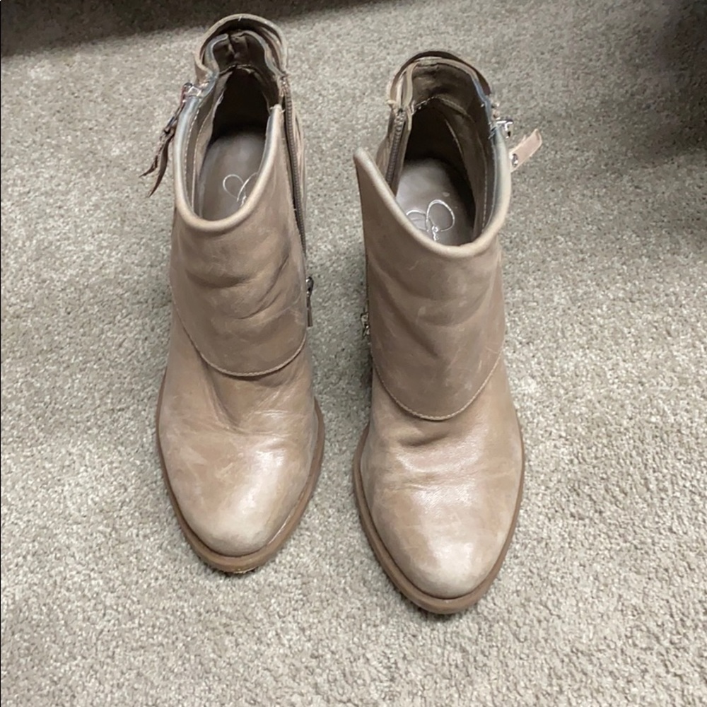 Jessica Simpson size 6 booties